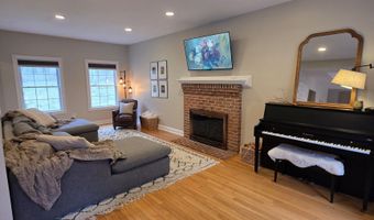 120 Woodbine Rd, Colchester, CT 06415