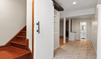 4100 DOWNING St, Annandale, VA 22003