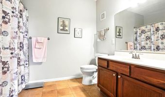 1092 Walnut Ave 117 Bld E, Riverside, IA 52327
