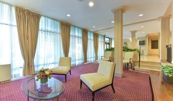 4390 LORCOM Ln 810, Arlington, VA 22207