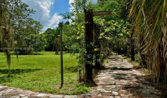 18220 Elmwood Dr, Alva, FL 33920