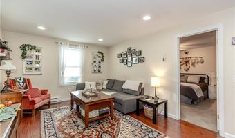 122 New Rd, East Providence, RI 02916