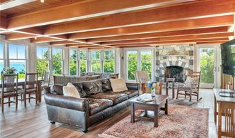4 Hull Cove St, Jamestown, RI 02835