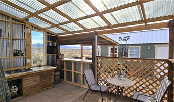 9240 S Longhorn Dr, Chloride, AZ 86431