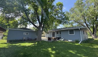 1711 S Lloyd St, Aberdeen, SD 57401
