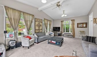 8911 Manor Ave, Allen Park, MI 48101