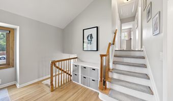 522 Mackey Ave, Belford, NJ 07718