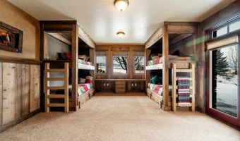 8 Funny Bird Ln, Buffalo, WY 82834