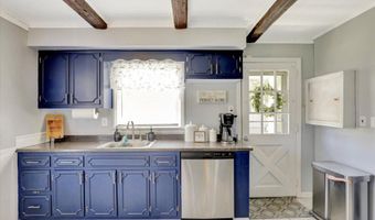126 9th St, Belford, NJ 07718