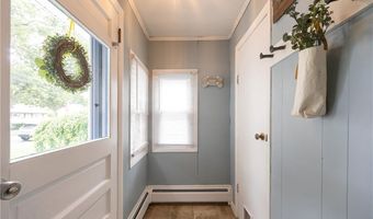 9 Pequot Ave, Cumberland, RI 02864