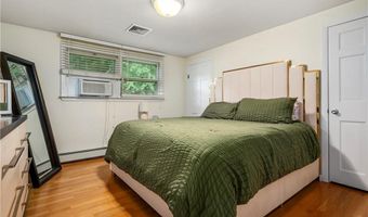 325 Shady Hill Dr, East Greenwich, RI 02818
