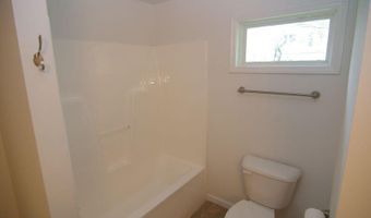 462 Snow Hill St, Ayden, NC 28513