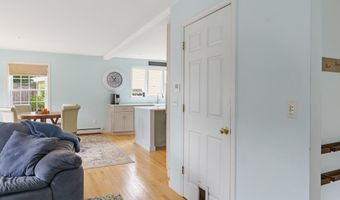 211 Oak St, Bath, ME 04530