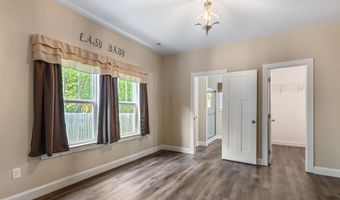 13 Douglas St, Athens, TN 37303