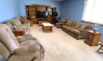 1056 Deertrail Ct, Antioch, IL 60002