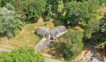 136 Crescent Cir, Cheshire, CT 06410
