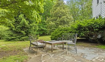 341 Chapel Hill Rd, Atlantic Highlands, NJ 07716