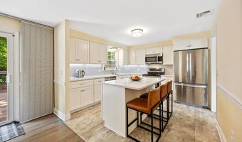 20 Club Ln, Cheshire, CT 06410