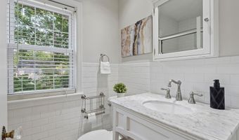 1109 N ILLINOIS St, Arlington, VA 22205