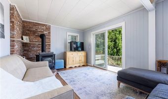 43 Flintstone Rd, Narragansett, RI 02882