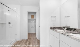 517 Robin St, Angleton, TX 77515