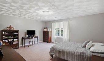23 BERNON Dr, Lincoln, RI 02865
