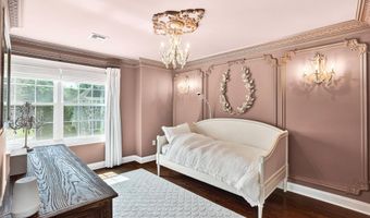45 White Oak Ln, Aberdeen, NJ 07747