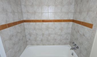 1255 MEIGS Pl NE 4, Washington, DC 20002