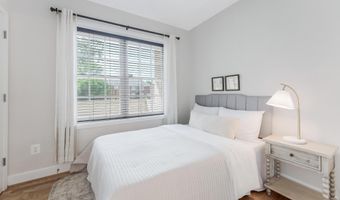 231 N THOMAS St 105, Arlington, VA 22203