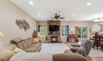 617 Timberview Dr, Adel, IA 50003