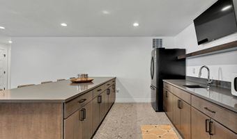 1605 N Lakeside Dr, Andover, KS 67002