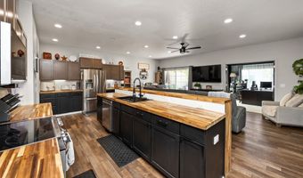 3606 NE Cottonwood Ln, Ankeny, IA 50021