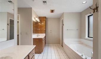 174 Parkhill Pl, Bartlesville, OK 74006