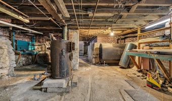 327 Essex St, Bangor, ME 04401