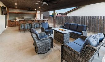 435 W Hawthorne St, Fallbrook, CA 92028