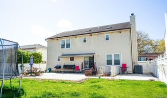 65 Williams Ave, Amityville, NY 11701