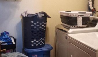 8 Nimbus Dr, Alloway, NJ 07462