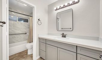 724 N ASH Dr, Chandler, AZ 85224