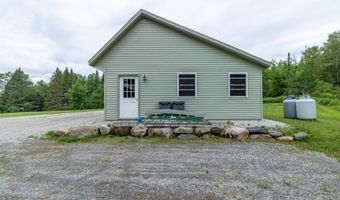 241 S Albany Rd, Albany, VT 05820