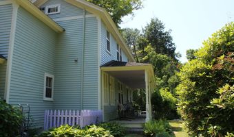 55 Liberty St, Chester, CT 06412
