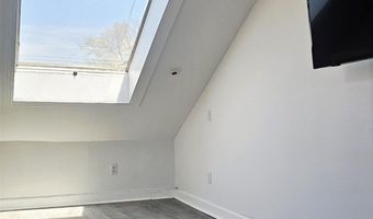 86 W 34TH St, Bayonne, NJ 07002