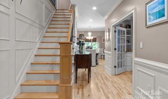 11 Hearthstone Dr, Asheville, NC 28803