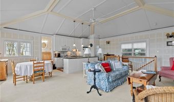 44 Bliss Mine Rd 4, Middletown, RI 02842