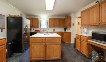 5937 Old Jackson Rd, Bells, TN 38006