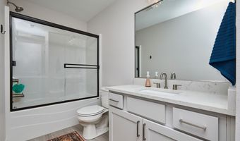930 Wolf Creek Dr, Polk City, IA 50226