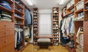 10 Barrington Dr, Bedford, NH 03110