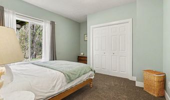 4338 Trail E Dr NE, Ada, MI 49301