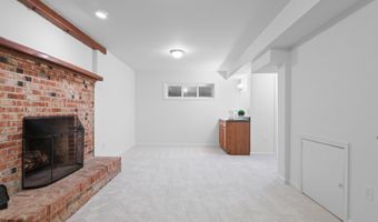8223 TREEBROOKE Ln, Alexandria, VA 22308