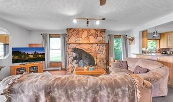 429 Edgewater Dr, Algonac, MI 48001