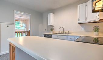 221 Mountain Edge Dr, Beaver, WV 25813